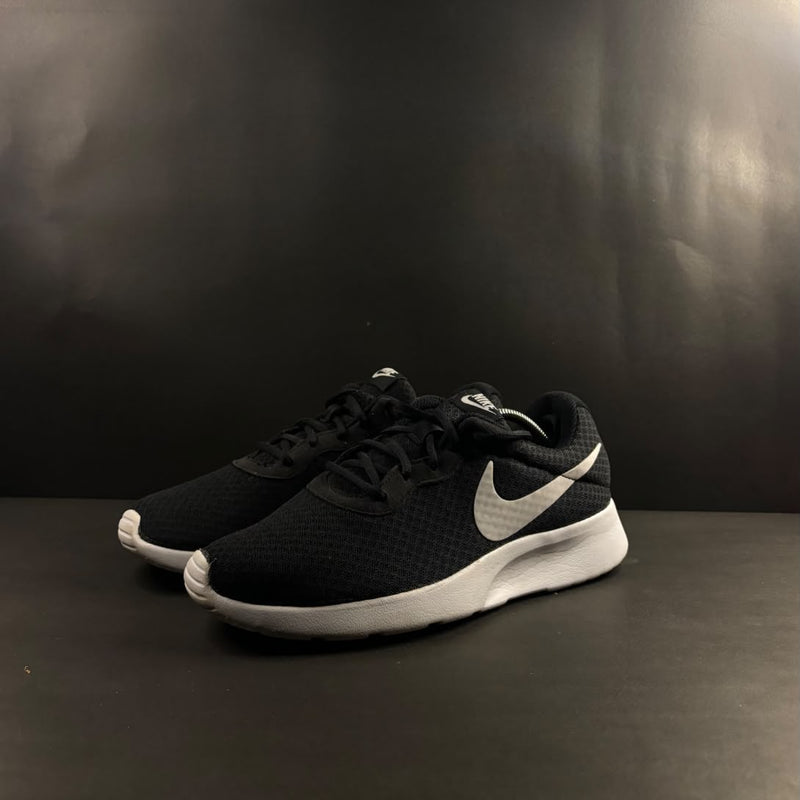 Nike Tanjun
